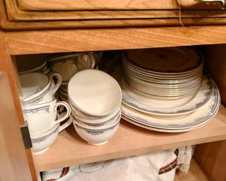 ROYAL DOULTON