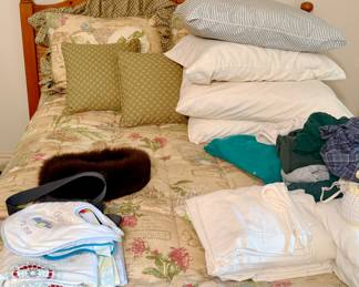 PAIR TWIN BEDS 