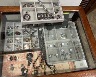 Black amour, Scottish, and morning jewelry