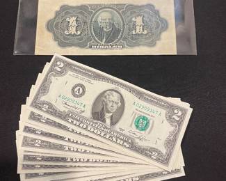 Mexico El Banco de Hidalgo 1 Peso banknote & US 2 dollar bills