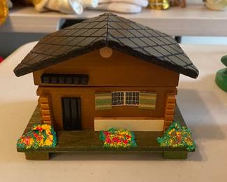 Wood holiday music box Japan vtg