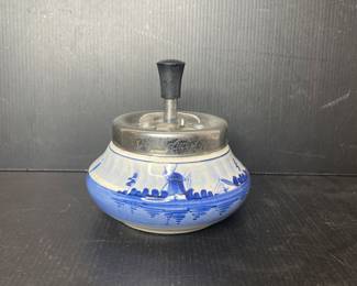 Vintage Delft Blue spinning ashtray