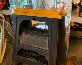Stanley ZAG Folding Workbench Sawhorse