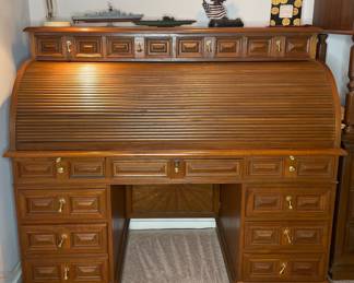 Vtg. Roll top desk