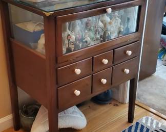 Table top curio with drawers