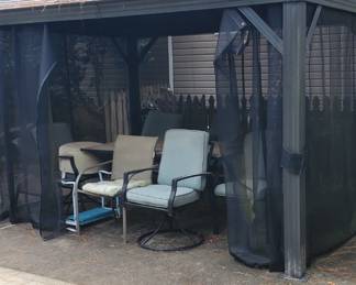 Outdoor canopy with screens