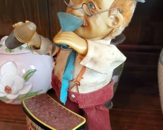 Charlie Weaver bartender