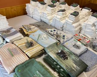Sets of bathroom towels
Sets of shower curtains, hooks and bathroom rugs