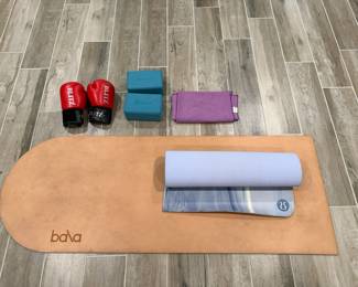 Gym gear: Bala yoga mat, Lululemon yoga mat, boxing gloves, pliates towel
