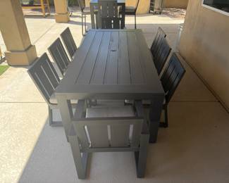 All American Outdoor dining table and 8x chairs (2x with arm rests, 6 without)