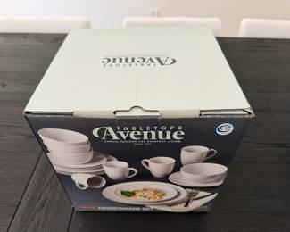 Avenue ceramic dinnerware set (unused) 