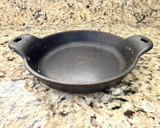 Cast iron pan