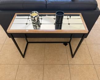 Mirrored sideboard table (3' l x 14" w x 27 h)