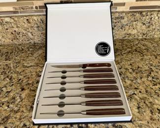 Emojoy eight piece quality steak knives (8)