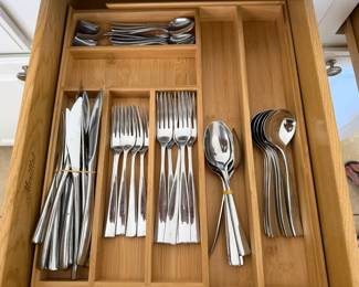 Cutlery / silverware 