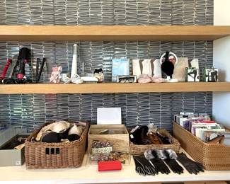 Nov 14 and 15 Sale 2025 298DESKTOPFRN8GMB