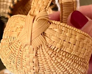 MARY E PRATER MINIATURE BUTTOCKS BASKET.  SIMPLY AMAZING!  SIGNED.