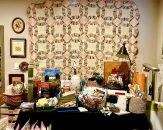 WEDDING RING QUILT, SEWING MACHINES, FABRIC, BOOKS.