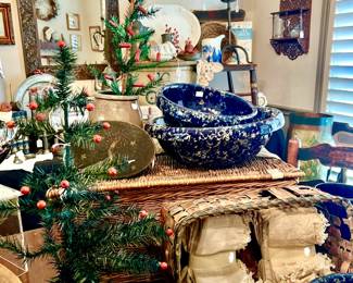 GOOSE FEATHER CHRISTMAS TREE