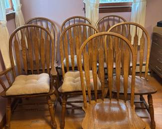 Set of 7 dining chairs, 6 armless chairs and 1 captains chair