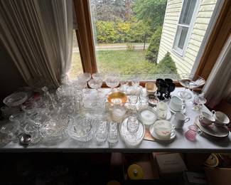 Assorted cut glass 