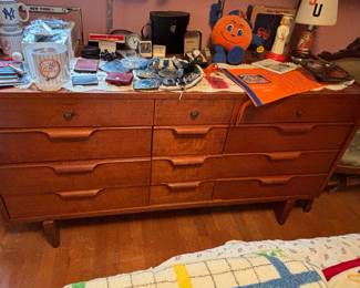 Century MCM bedroom set; dresser, highboy dresser, mirror & 2 twin beds 