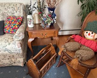 Ethan Allen end table and magazine rack