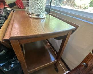 Drop leaf side table