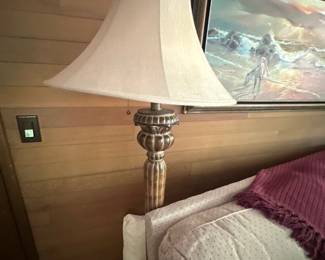 Floor lamp