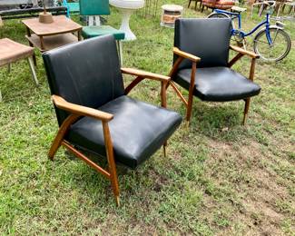 Pair of mid century modern lounge chairs