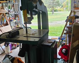 Wood bandsaw