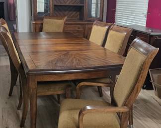 Dining Table with 6 chairs