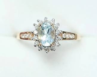 Aqua Marine and diamond ring 14k yellow gold. Approx sz 9