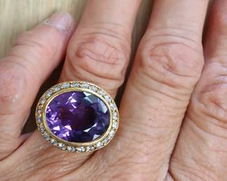 Very large amethyst and diamond ring in 18k yellow gold
Approx sz 7