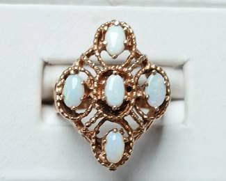 14k and opal ring
Approx sz 7.5