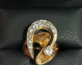 14k yellow gold ring with 0.40 ct tw in diamonds. Approx sz 5