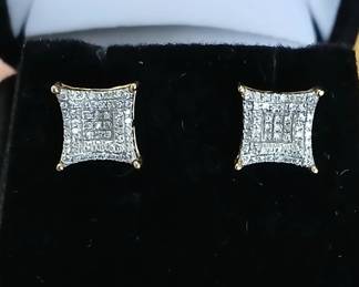 Diamond earrings in white gold