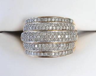 10k yellow gold diamond band
Approx sz 7