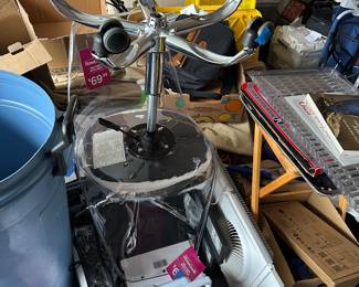 I know it looks like junk in picture; it isn't owners made piles because moving company made them.