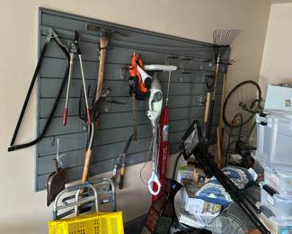I know it looks like junk in picture; it isn't owners made piles because moving company made them.