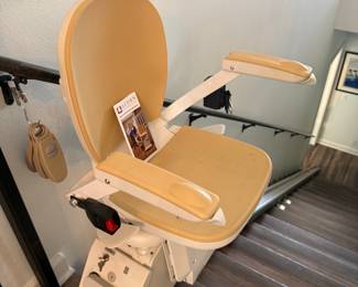 Distance from top of stairs to floor is 20 feet. 