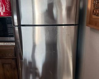 Frigidaire Refrigerator/ Freezer