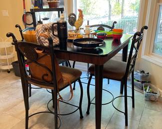 table w/4 chairs