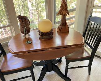 drop leaf table w/2 chairs (nice)