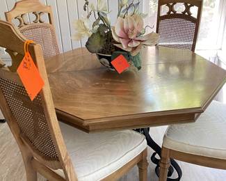 octagon table w/4 chairs
