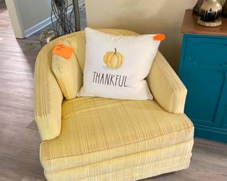 side swivel chair