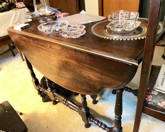 drop leaf gate leg table and candlewick china