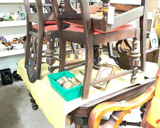 vintage table w/6 chairs