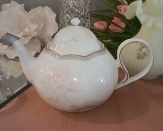 Noritake Garden Empress teapot EX!