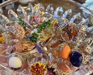 100 QVC sterling silver rings. Sizes 6,7,8, and 9.